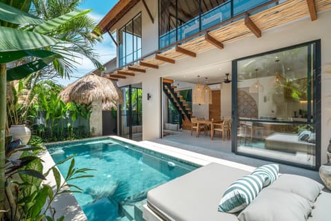 Patio, Day, Natural landscape, View (from property/room), Balcony/Terrace, Pool view, Swimming pool, sunbed
