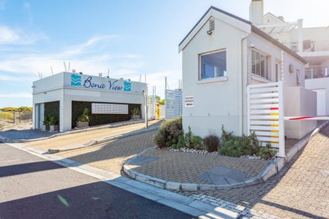 Property building, Street view
