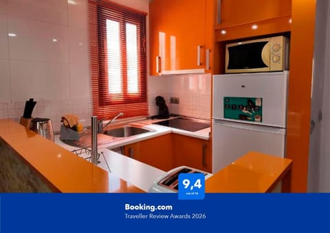 Kitchen or kitchenette, oven, pet friendly, toaster