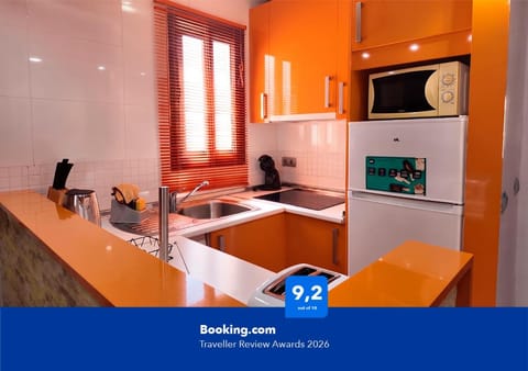 Kitchen or kitchenette, oven, pet friendly, toaster