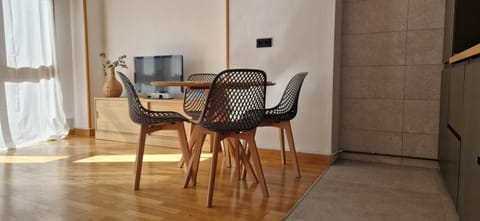 TV and multimedia, Dining area