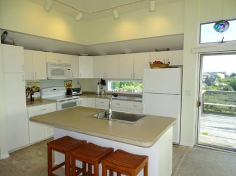 Outer Cape Vacation Dream House in North Truro