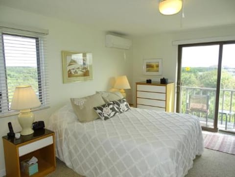 Outer Cape Vacation Dream House in North Truro