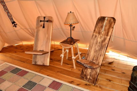 Amazing Tipi Rental for Perfect Camping Getaway in Republic, Washington House in Franklin D Roosevelt Lake