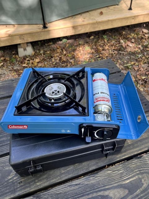Spacious Equipped Bell Tent with Deck, Fire Pit and Picnic Space in Tennessee House in Nashville