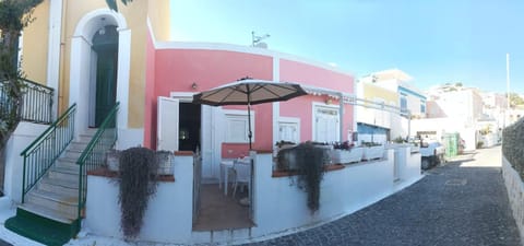 Property building, Day, Neighbourhood, Street view, Location