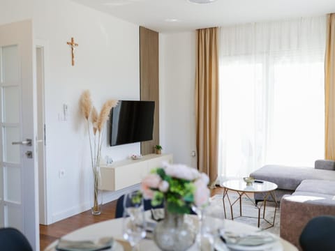 TV and multimedia, Photo of the whole room, Evening entertainment