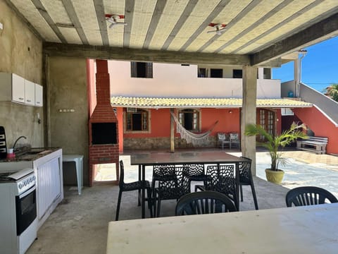 Sossego, tranquilidade- Wifi, churrasqueira, quintal, estacionamento 3 carros House in Cabo Frio