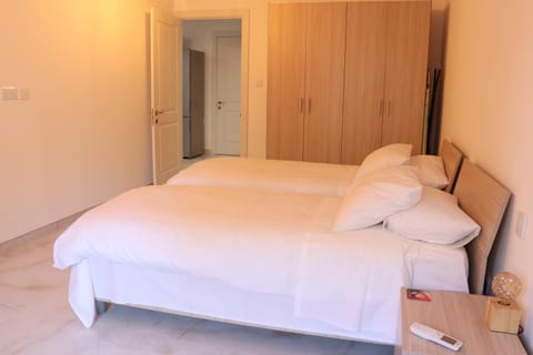 Bed, Photo of the whole room, wardrobe