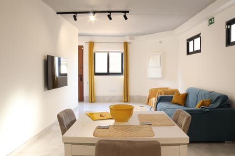 TV and multimedia, Living room, Seating area