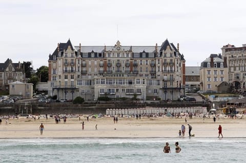 Studio lumineux avec terrasse à 200 m de la plage Apartment in Dinard