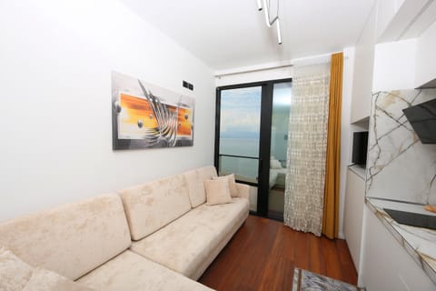 Nearby landmark, Communal lounge/ TV room, Activities, TV and multimedia, View (from property/room), View (from property/room), Kitchen or kitchenette, Living room, Seating area, Evening entertainment, Sea view, Sea view, room service, VIP