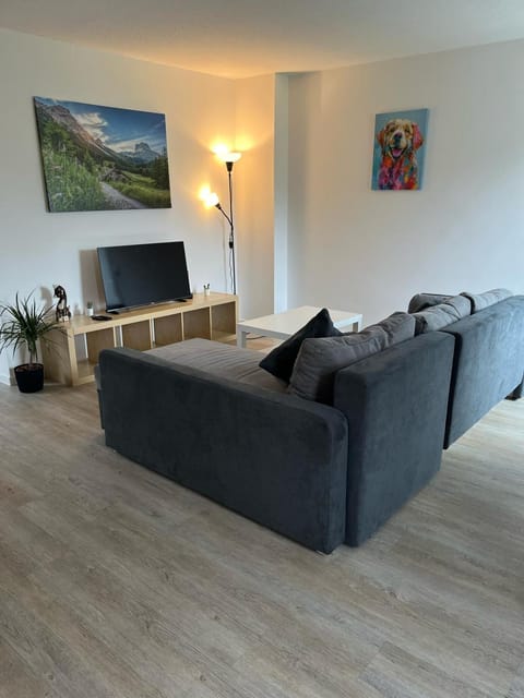 Communal lounge/ TV room, TV and multimedia, Living room, Seating area