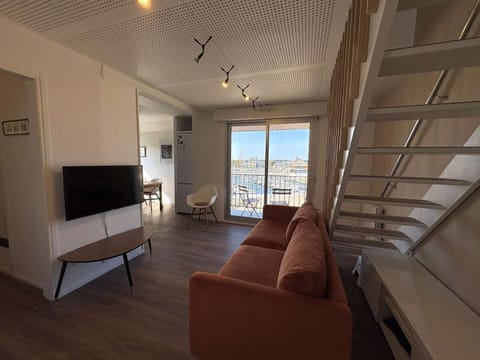 Ref 073 Appartement T3 rénové vue Port du Crouesty avec internet Apartment in Arzon