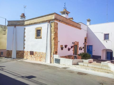 Property building, Day, Street view