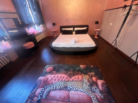 Apartament Jacuzzi Apartment in Parma