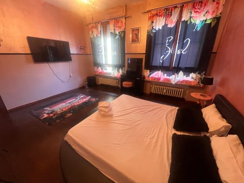 Apartament Jacuzzi Apartment in Parma