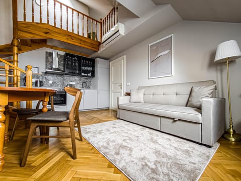 Kitchen or kitchenette, Seating area, Dining area