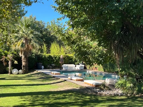Swimming pool, sunbed