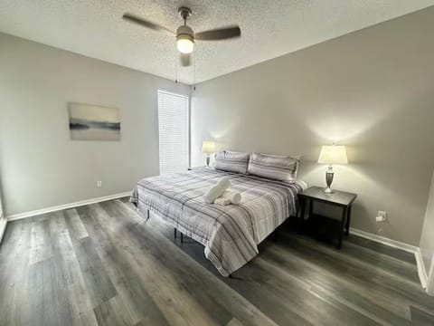 Experience Comfort and Style in Houstons Bay Area Apartment in Nassau Bay