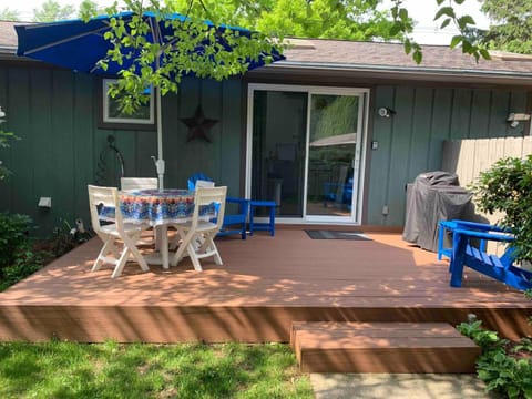 Walking distance to many local attractions - Perfect for a Relaxing Getaway! House in Douglas