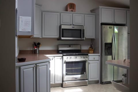 Walking distance to many local attractions - Perfect for a Relaxing Getaway! House in Douglas