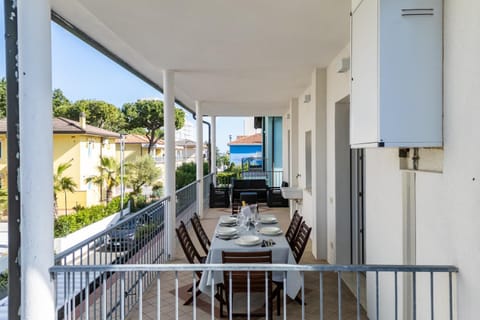Patio, Day, View (from property/room), Balcony/Terrace, Dining area