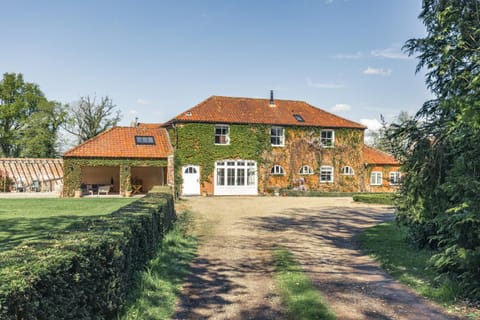 Property building, Garden, Garden view