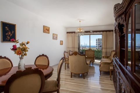 Natural landscape, Living room, Seating area