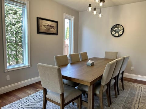 Spacious 4BR Near Kanata Tech Park House in Ottawa