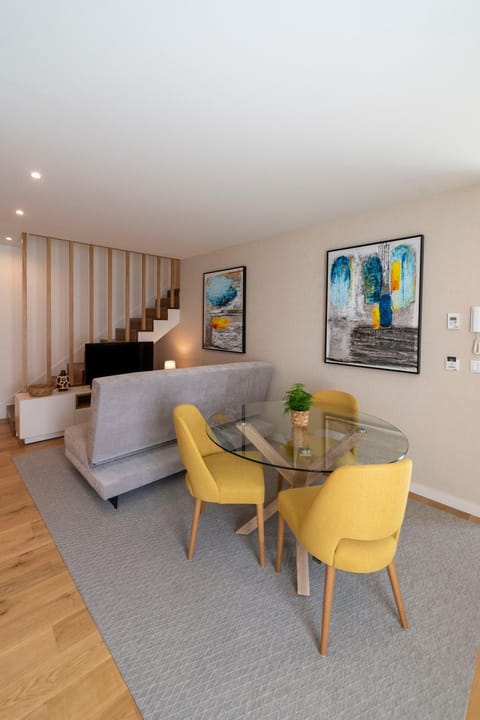 Living room, Seating area, Dining area