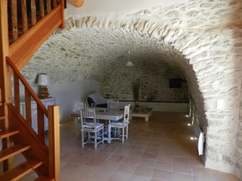 Véritable mas provençal avec 3 logements en pleine nature Apartment in Provence-Alpes-Côte d'Azur