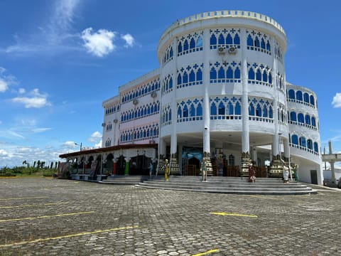 Property building, Day, Parking