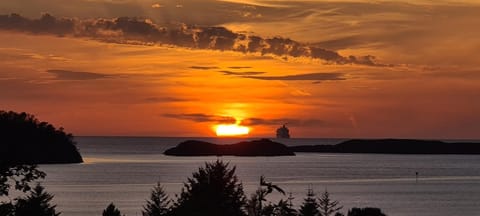 Garden view, Sea view, Sunset