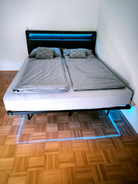 Bed, Bedroom