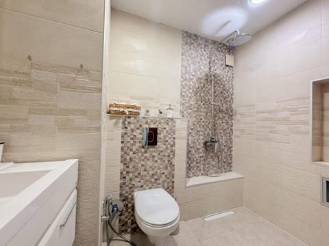 Toilet, Bathroom, towels