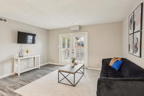 Crest at East Cobb 1812E Comfort spacious 2Bd 2Bt Apartment in Marietta