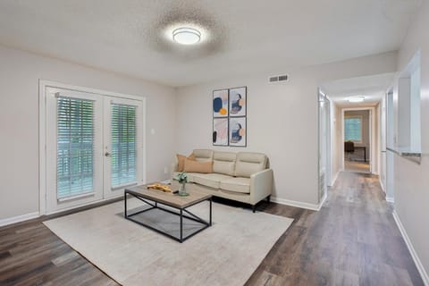 Crest at East Cobb 1830G I Spacious 2Bd 2Bt Apartment in Marietta