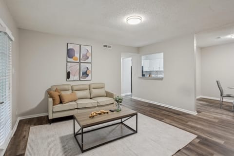 Crest at East Cobb 1830G I Spacious 2Bd 2Bt Apartment in Marietta