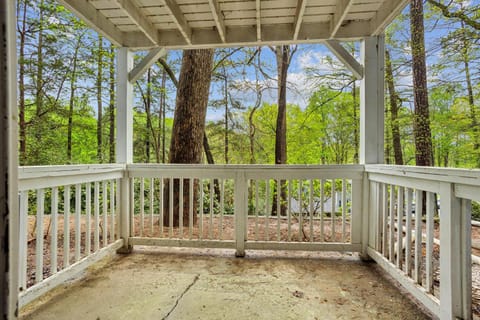 Crest at East Cobb 1832B Spacious 1Bd 1Bt Apartment in Marietta