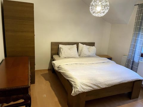 House with Fireplace & Jacuzzi Villa in Skopje