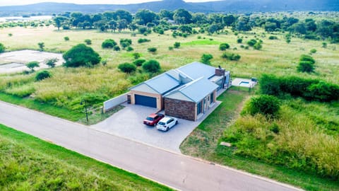 Property building, Natural landscape, Bird's eye view, Mountain view