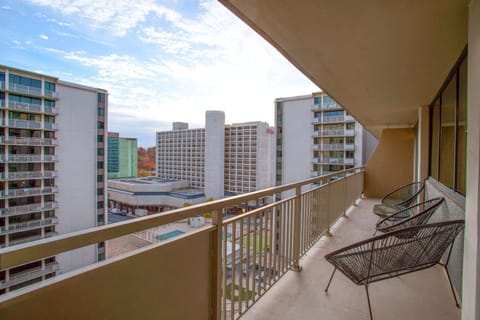 View (from property/room), Balcony/Terrace, Seating area