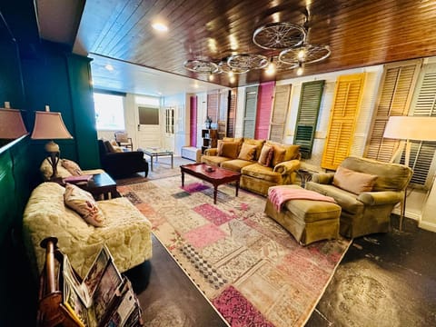 TV and multimedia, Living room, Family, Family