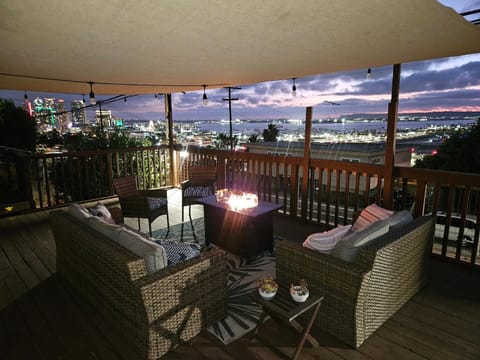 Patio, Night, View (from property/room), Balcony/Terrace, Seating area, City view