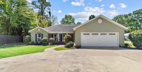 Home in the Heart of Enterprise House in Enterprise