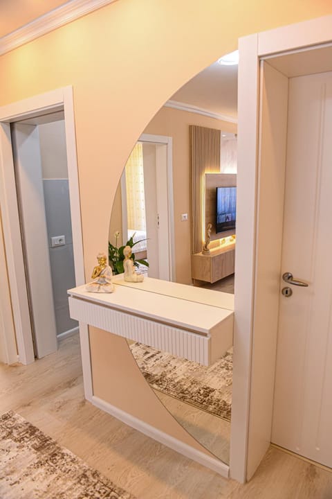 Bathroom, Kitchen or kitchenette, Living room