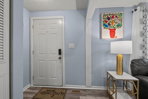 Cosy house, home away from home Apartment in Ohio