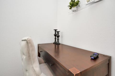 Marice Escape at Fulshear with Community pool House in Harris County