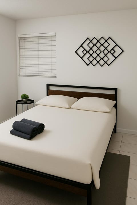 Santamaria Fort Lauderdale Airport Bed and Breakfast in Dania Beach